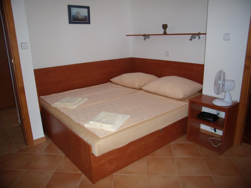 Apartments Sunce Brna Habitación foto